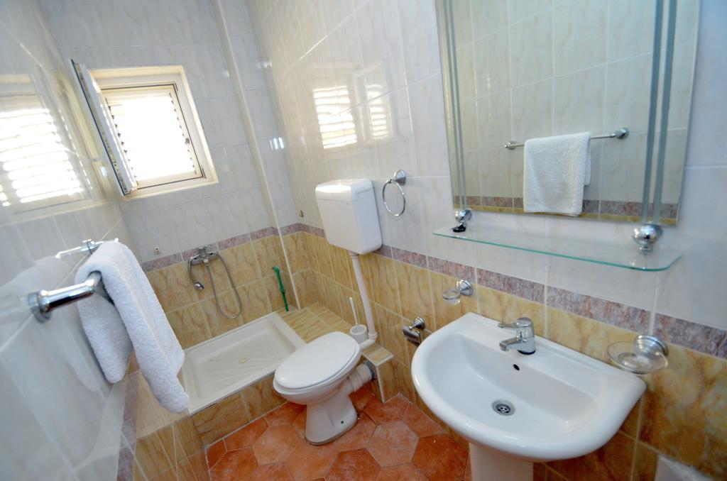 بودفا Guest House Villa Iva الغرفة الصورة